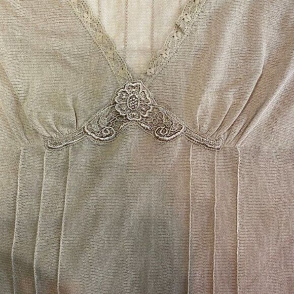 Vintage Y2K Delicate Scalloped Lace Ivory Pleated Romantic Blouse - Picture 6 of 13